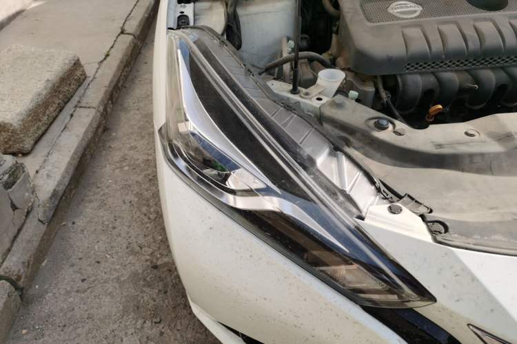 Used Nissan Lannia 2016 1.6L CVT Smart Cool Edition Right Front Headlight