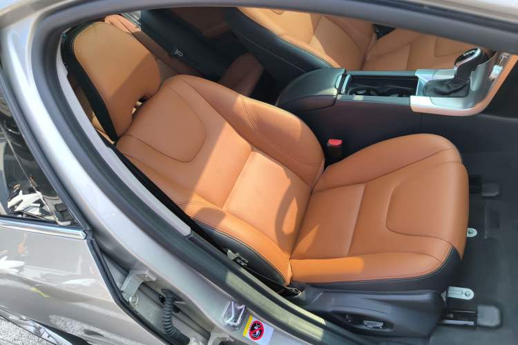 Used Volvo S60 2018 S60L T4 Zhiyuan Edition
