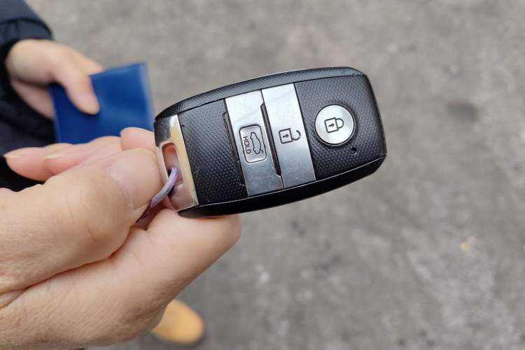 Used Kia K3S 2014 1.6L Automatic DLX Vehicle Key