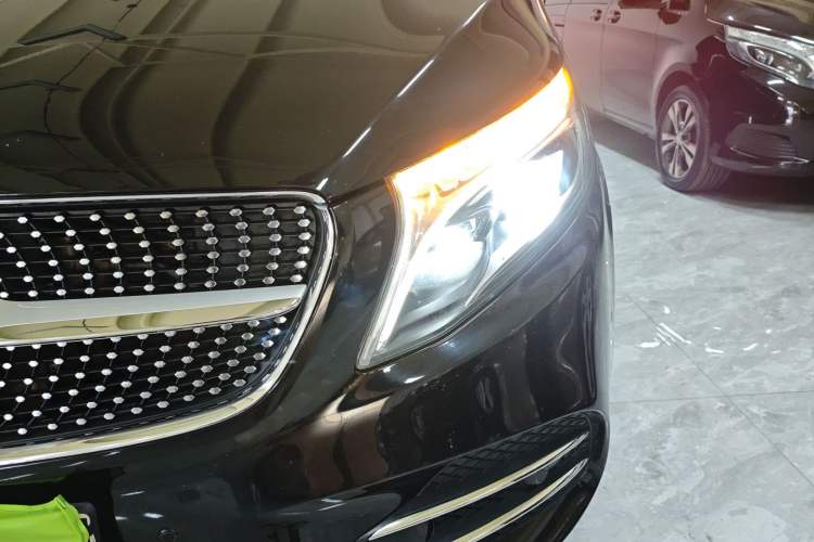 Used Mercedes-Benz V-Class 2021 V 260 L Long-wheelbase Luxury Edition