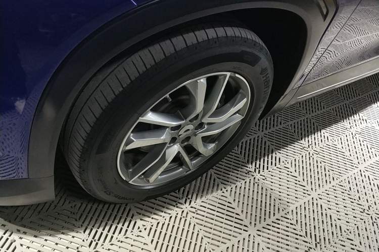 Used Nio EC6 2022 75 kWh Sport Edition Left Front Wheel Hub