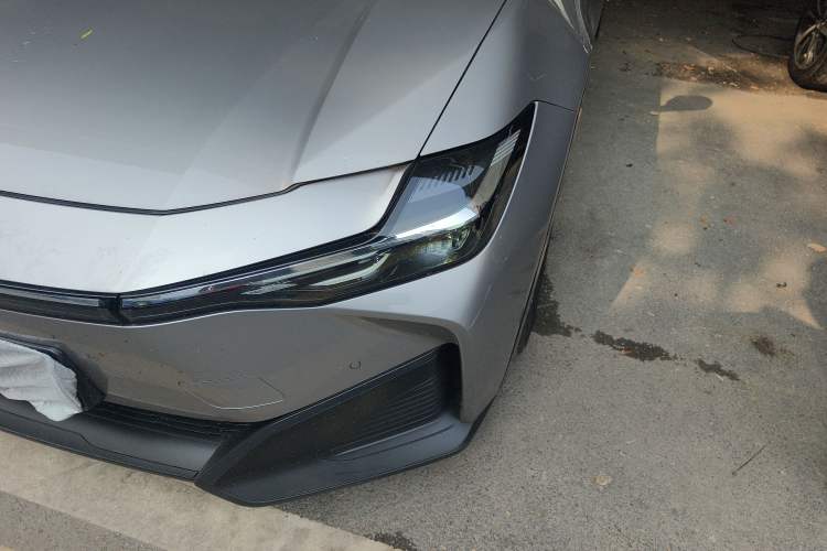 Used Toyota bZ3 2024 517 km Elite PRO Left Front Headlight