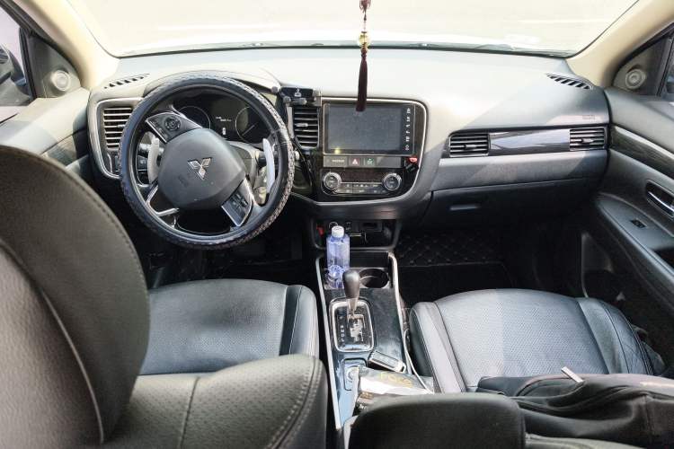 Used Mitsubishi Outlander 2018 2.4L 4x4 Elite Edition 5 Seats
