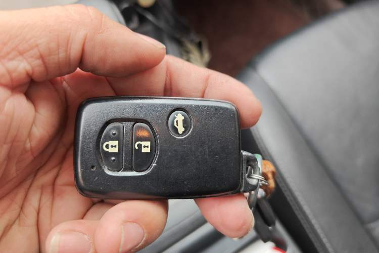 Used Subaru XV 2014 2.0i Luxury Edition Vehicle Key