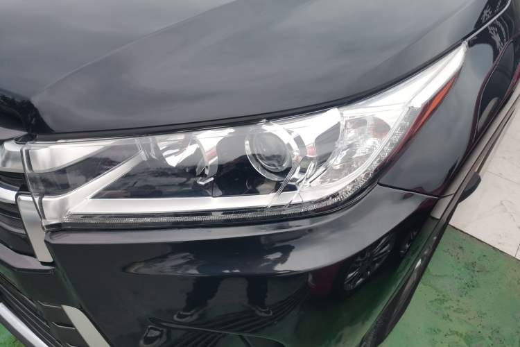 Used Toyota Highlander 2018 2.0T Four-Wheel Drive Prestige Version 7 Seats China VI Standard
