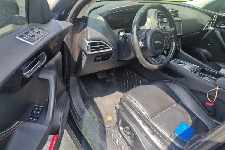 Used Jaguar F-PACE 2016 2.0T Two-Wheel-Drive R-Sport Sport Edition