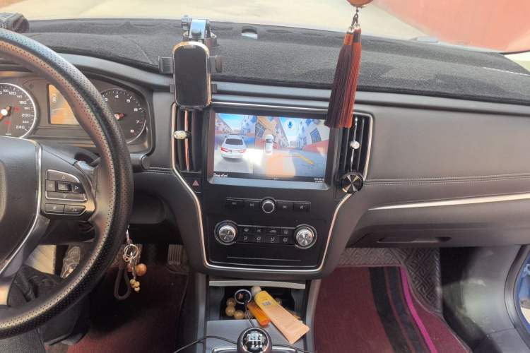 Used Roewe i6 2017 20T Manual Luxury Edition Audio And AC Panel