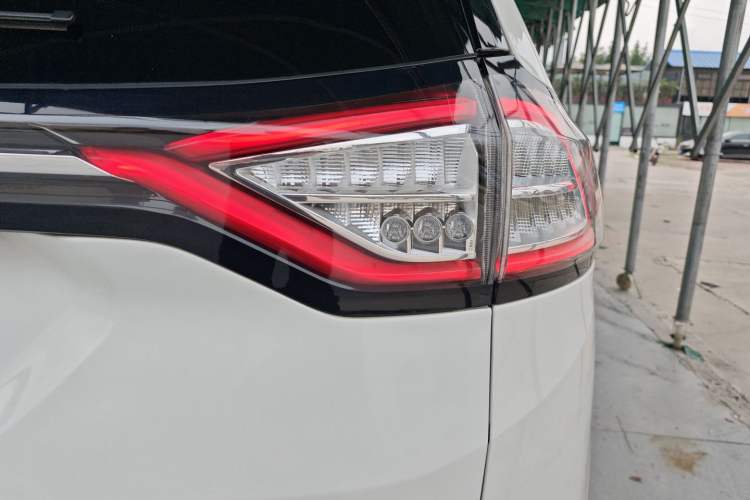 Used Ford Edge 2015 2.0T GTDi Two-Wheel-Drive Elite Edition
