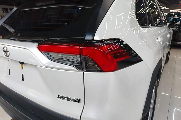 Used Toyota RAV4 2021 2.0L CVT Two-Wheel Drive Urban Edition
