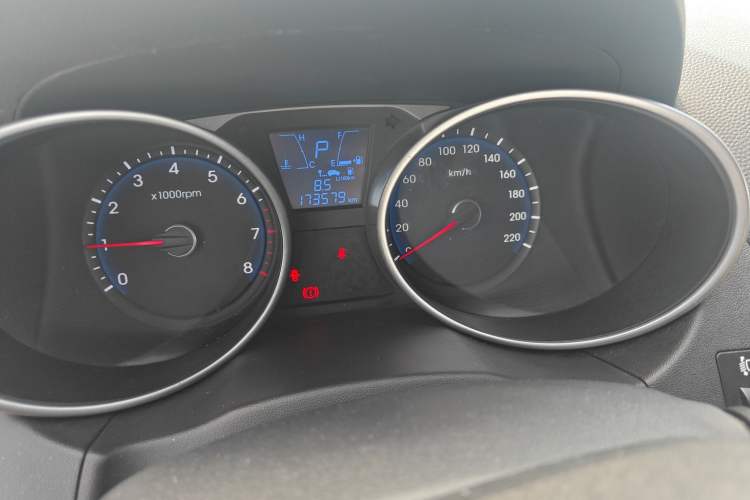 Used Hyundai ix35 2015 2.0L Automatic 2WD Smart Type China IV