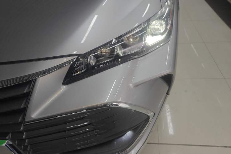 Used Toyota Avalon 2019 Dual-Engine 2.5L Luxury Edition China VI Standard