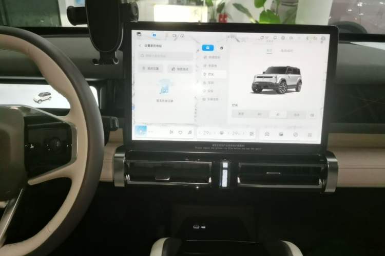 Used iCAR 03 2024 472km Four-Wheel Drive Long-Range Version Audio And AC Panel