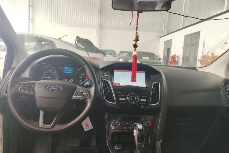 Used Ford Focus 2017 Sedan 1.6L Automatic Fashion Edition Smart Drive Version
