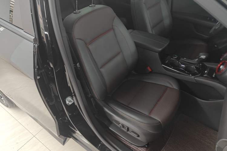 Used Chevrolet Blazer 2023 Light Hybrid 650T RS Twin-Clutch All-Wheel Drive Engine Version
