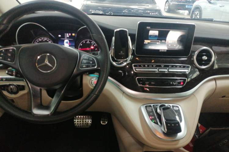 Used Mercedes-Benz V-Class 2018 V 260 L Prestige Extended Version China VI
