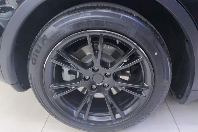 Used Tesla Model Y 2023 Rear-Wheel-Drive Version