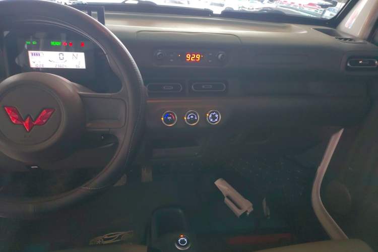 Used Wuling Zhiguang New Energy 2025 Comfort Model Audio And AC Panel