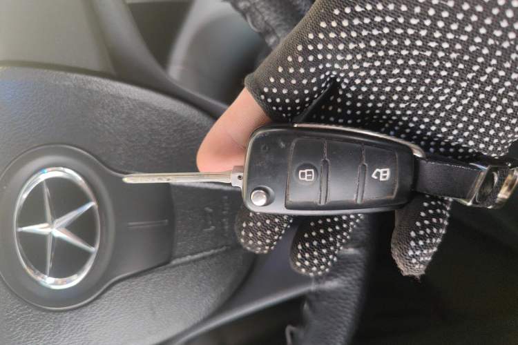 Used JAC Refine M3 2016 IKEA Edition 1.6L Luxury Smart Model