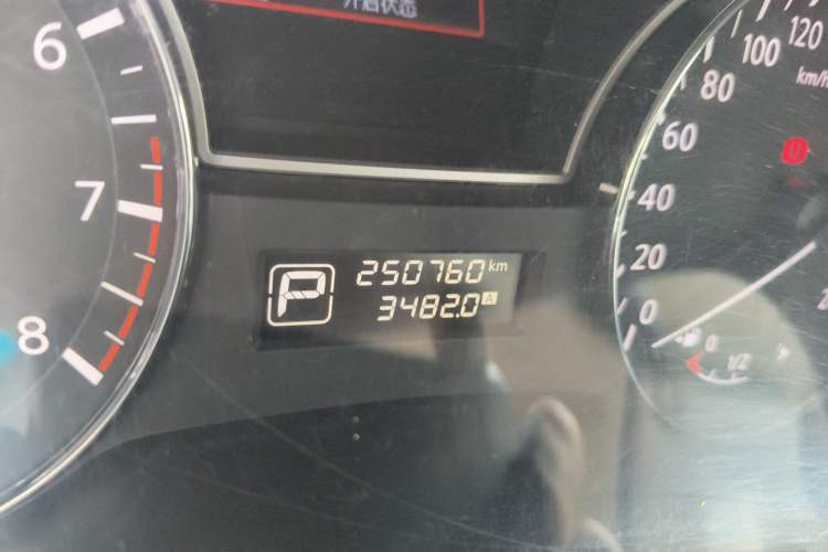 Used Nissan Teana 2013 2.0L XL Comfort Edition Odometer Close Up