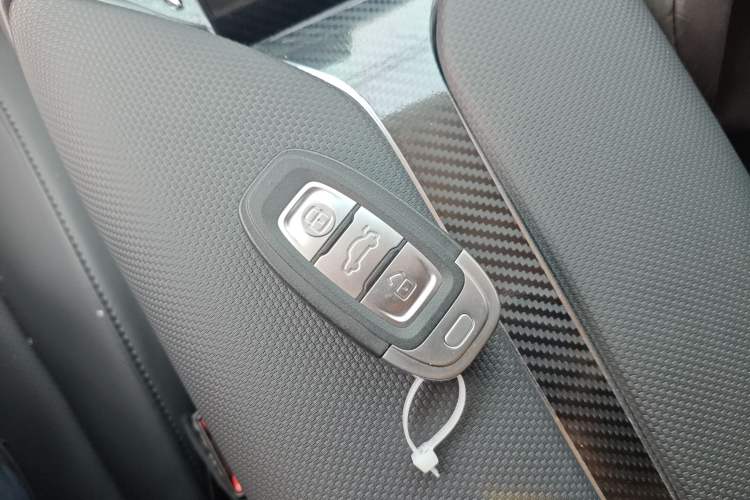 Used Hongqi E-QM5 2022 431 km Charge & Enjoy Edition Interior 1