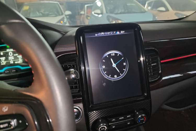 Used Chery QQ Little Ant 2022 Sweet Pink Edition Half-Sugar Version Lithium Iron Phosphate 30 kW 301 km Audio And AC Panel