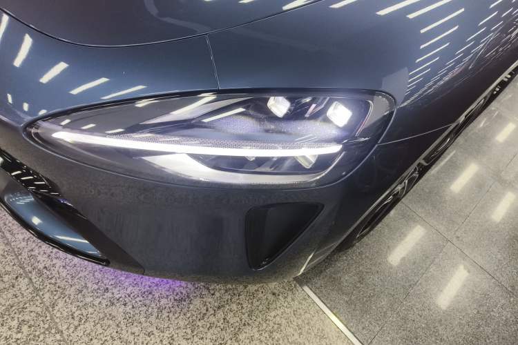 Used Xiaomi Auto SU7 2024 Four-Wheel Drive Ultra-Long Range Advanced Intelligent Driving Max Edition