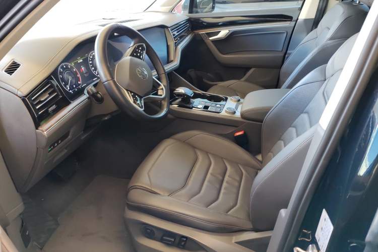 Used Volkswagen Touareg 2020 2.0 TSI RuiShang Edition China VI Standard
