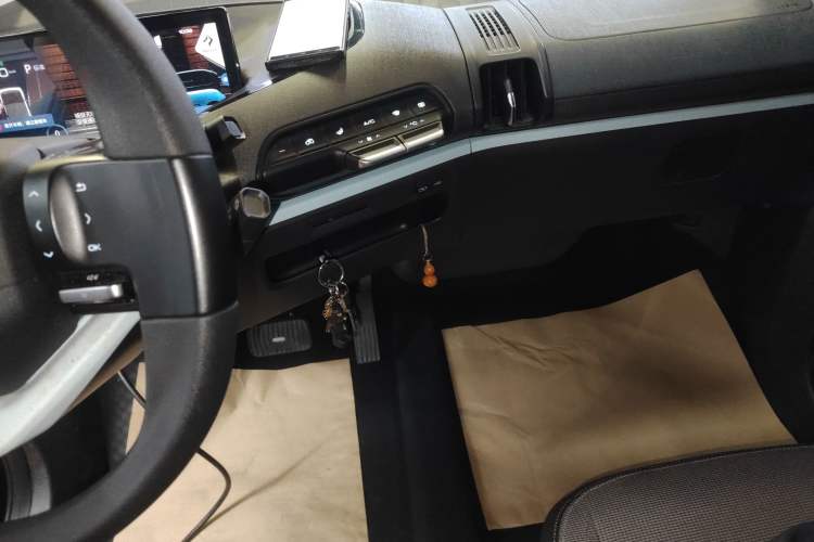 Used Baojun E300 2020 Starry Intelligence Edition Audio And AC Panel