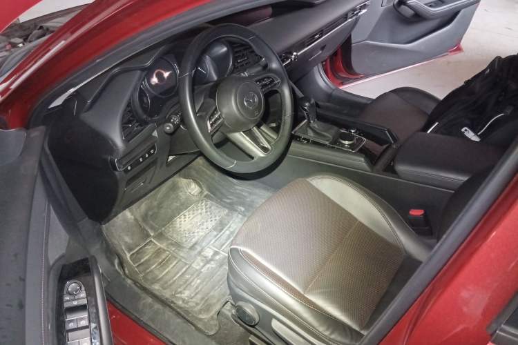 Used Mazda 3 Axela 2022 2.0L Automatic Zhiya Edition Driver Seat