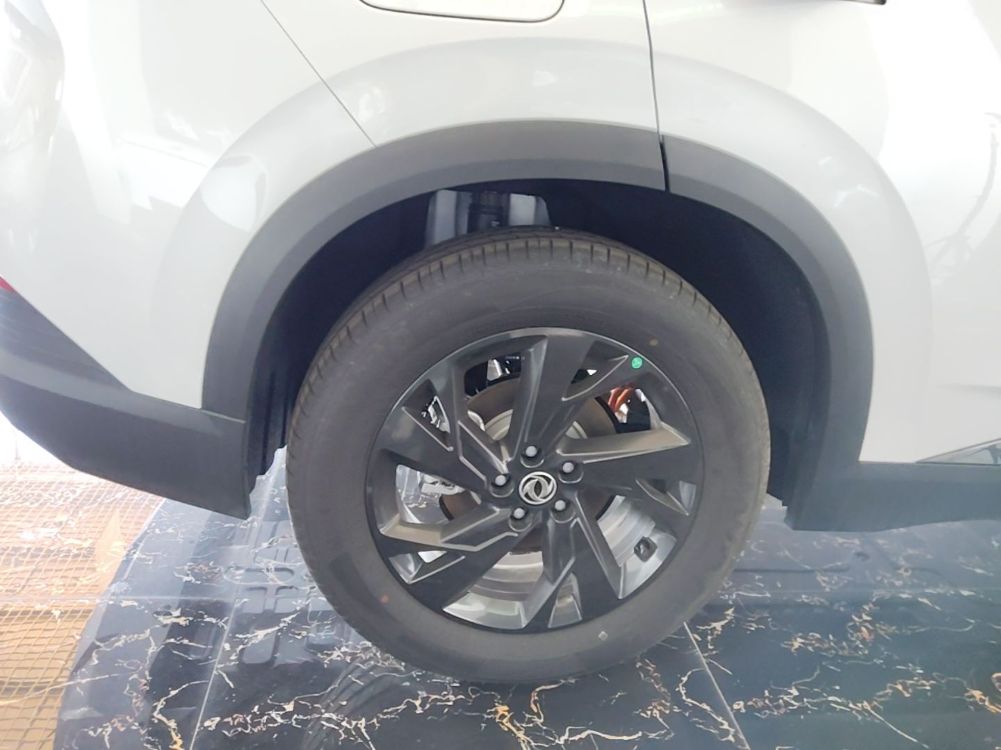 Dongfeng Aeolus SKY EV01 2025 530 km AIR Elite Edition — снимка 11