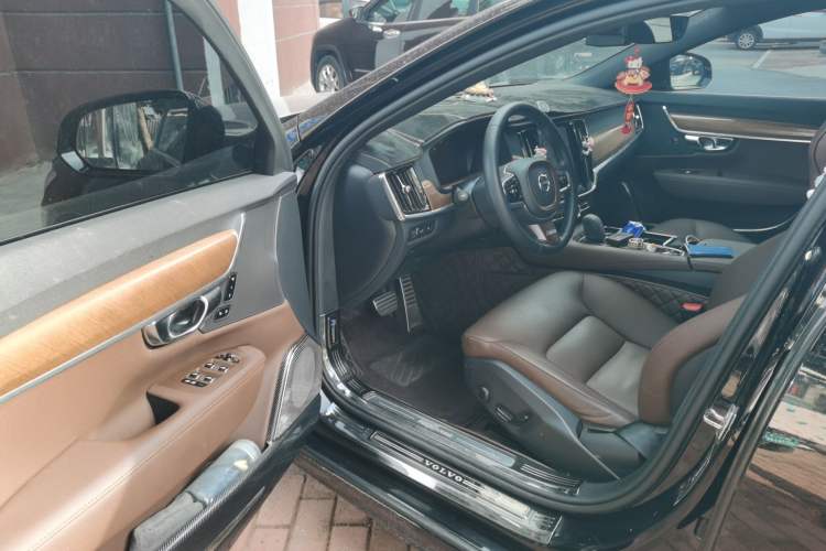 Used Volvo S90 New Energy 2021 T8 eDrive Hybrid Zhiyi Luxury Edition