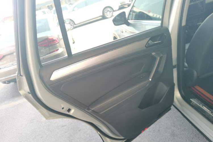 Used Volkswagen Tiguan L 2017 330TSI Automatic Two-Wheel Drive Flagship Edition