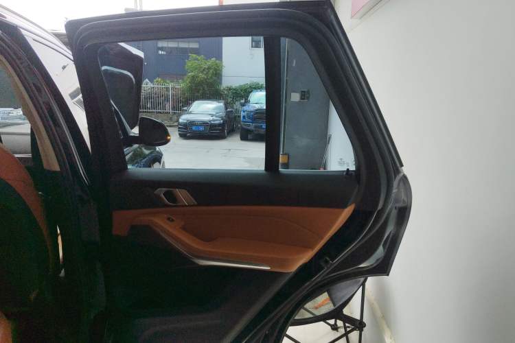 Used BMW X5 2019 xDrive40i M Sport U.S. specification