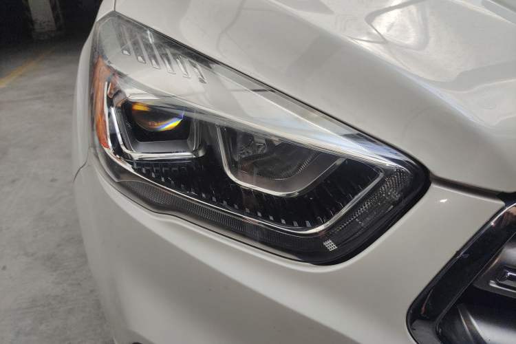 Used Ford Kuga 2017 EcoBoost 180 Two-Wheel-Drive Tiger Leap Model Right Front Headlight