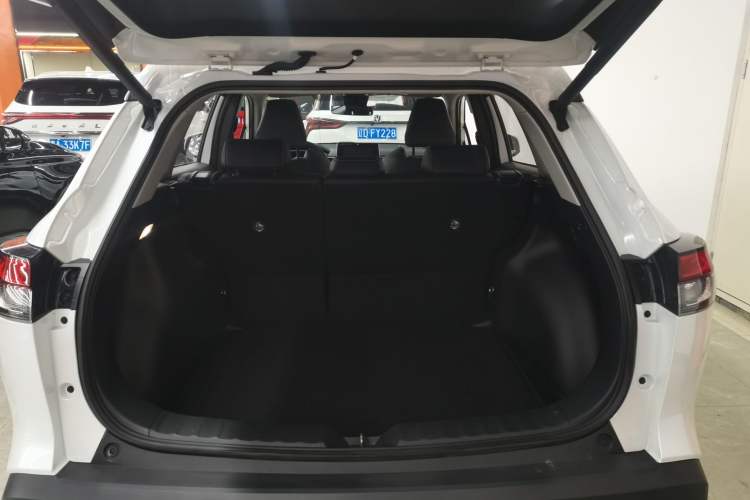 Used Toyota FRONTLANDER 2022 2.0L CVT Luxury PLUS Edition Trunk