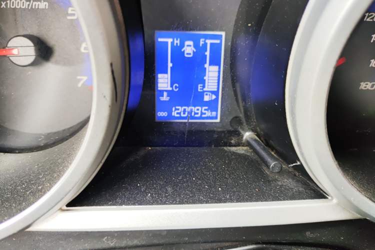 Used CHANGAN KAICHENG Ounuo S 2014 1.5L Base Version Odometer Close Up