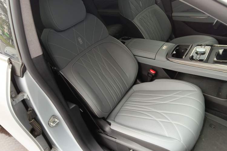 Used Geely Galaxy E8 2025 700 km Long-Range Intelligent Driving Version