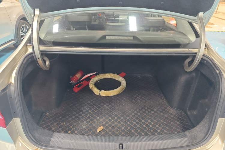 Used Volkswagen Bora 2016 1.6L Automatic Comfort Model Trunk