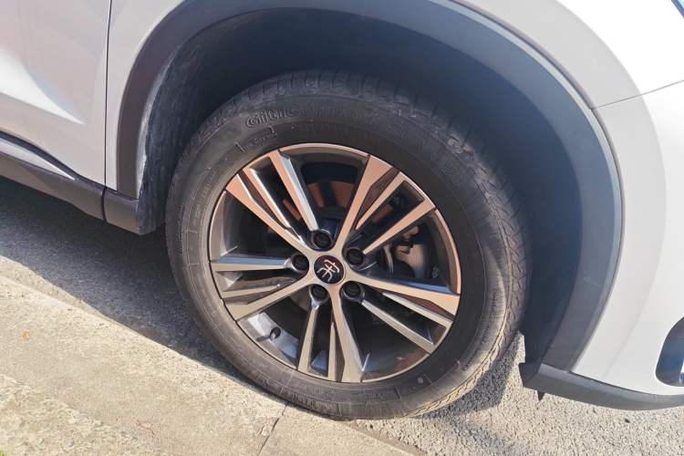 Used BYD Song Pro 2021 1.5T Automatic Xiaoyun Elite Edition Right Front Wheel Hub