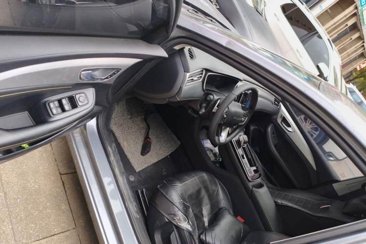 Used Roewe i6 MAX 2020 300TGI Automatic Sporty Cool Edition Driver Seat