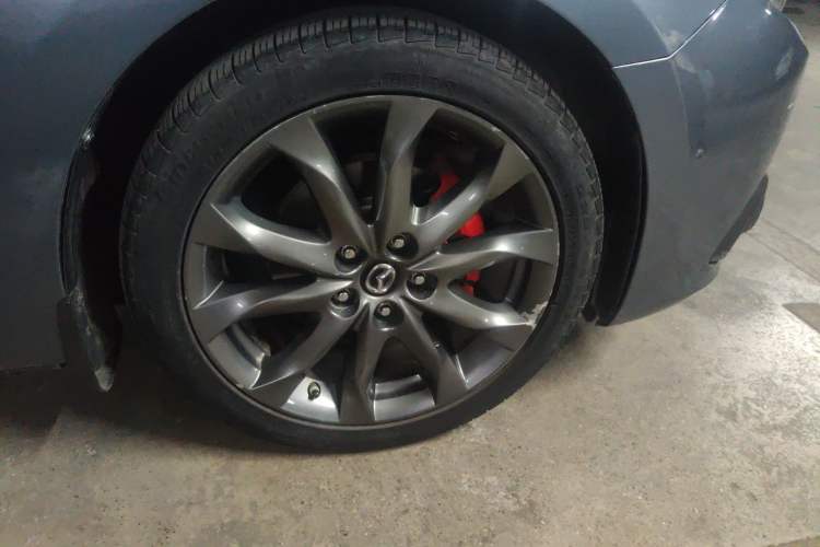 Used Mazda 3 Axela 2014 Sedan 2.0L Automatic Flagship Model Right Front Wheel Hub