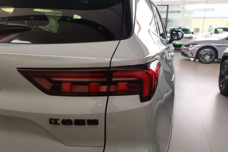 Used Ford Equator Sport New Energy 2025 Luxury Plus Version