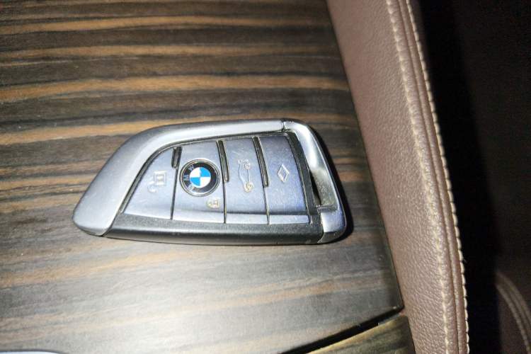 Used BMW 5 Series 2018 Facelifted 530Li xDrive Luxury Package
