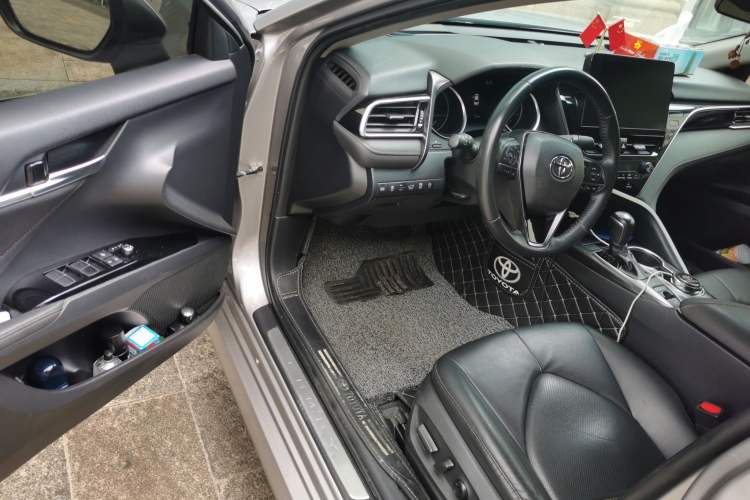 Used Toyota Camry 2021 2.0G Luxury Edition
