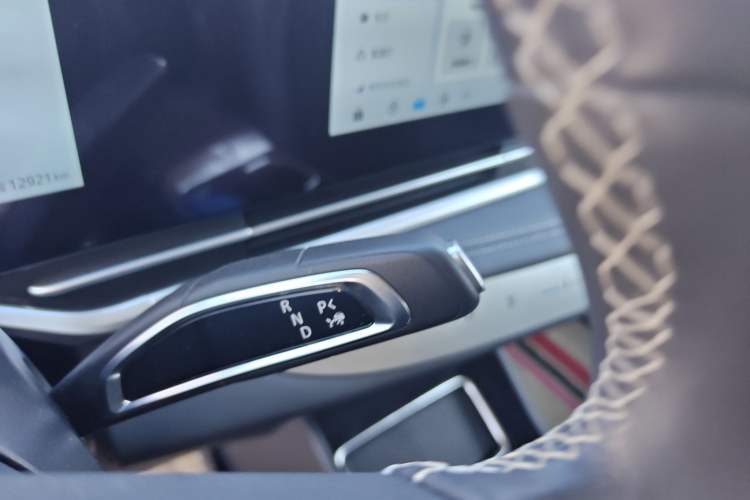 Used SAIC MAXUS G90 2023 2.0T Xingyun 7-Seater Version
