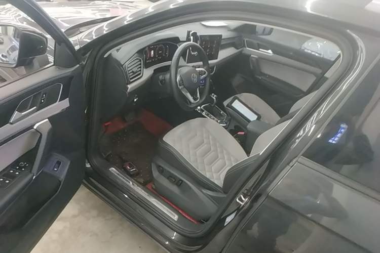 Used Volkswagen Tayron 2023 330TSI Two-Wheel-Drive Luxury Plus Advanced Version Driver Seat