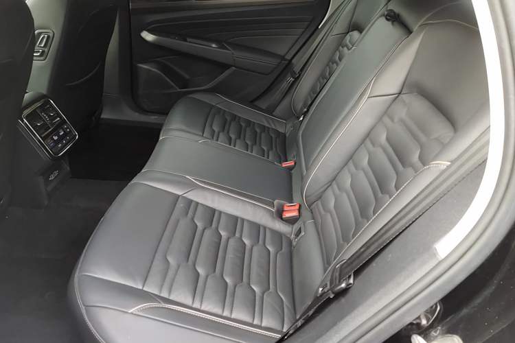 Used Volkswagen Passat 2019 330TSI Elite Edition China VI
