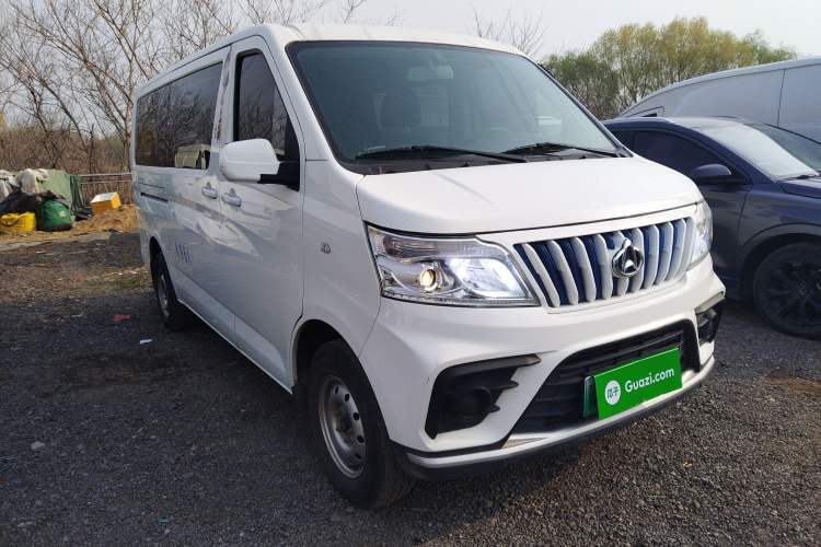 Used CHANGAN KAICHENG Ruixing EM80 2024 Comfort-Style 6-Seater 41.86 kWh Front Right 45 Deg