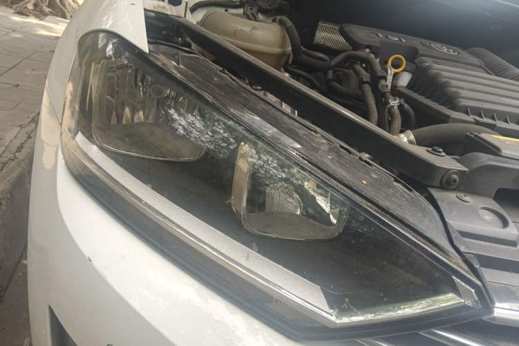 Used Volkswagen Golf Sportsvan 2018 230TSI Automatic Trend Edition Right Front Headlight