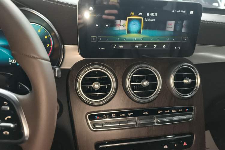 Used Mercedes-Benz GLC 2022 Facelifted GLC 260 L 4MATIC Dynamic Edition
